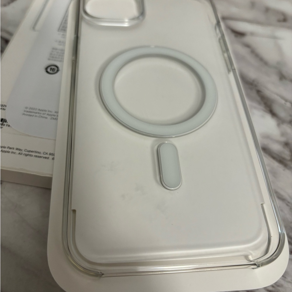 iPhone 14 Plus CLEAR Case